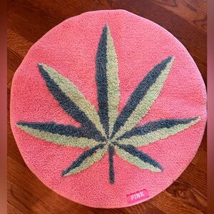 PINK COCO CHILL CIRCLE BATH MAT victoria’s Secret NWOT